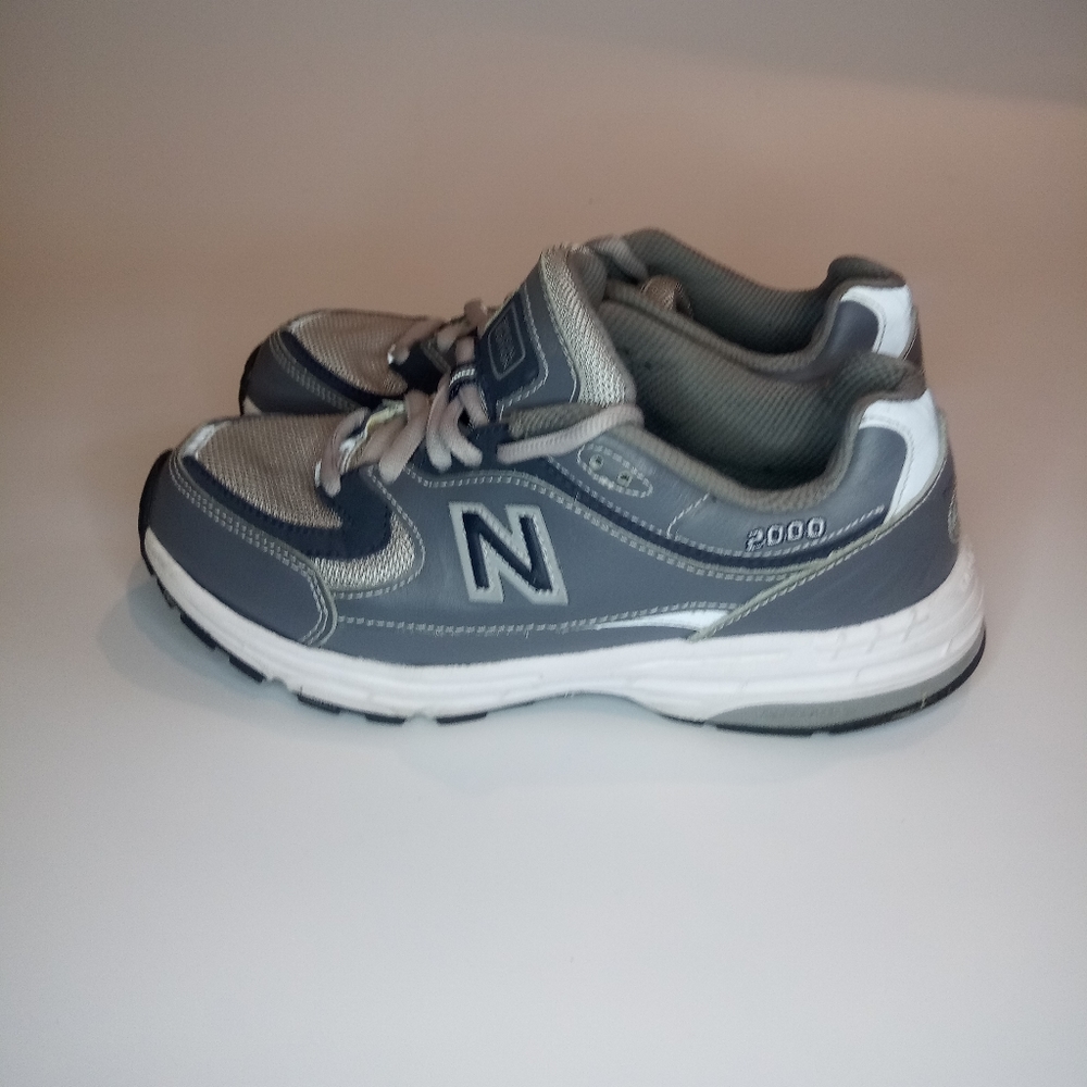 New balance 2000 special edition size 6.5 in mens